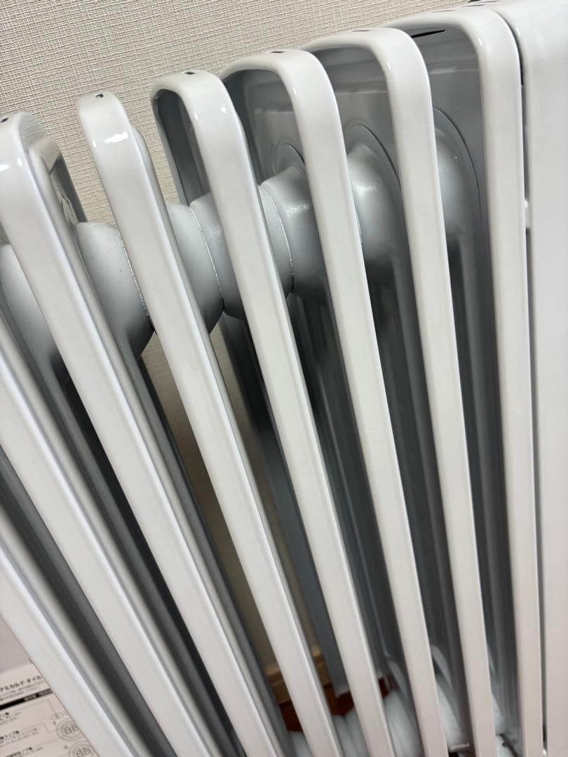 【美品】デロンギ　オイルヒーター　RHJ35M0812-DG ホワイト