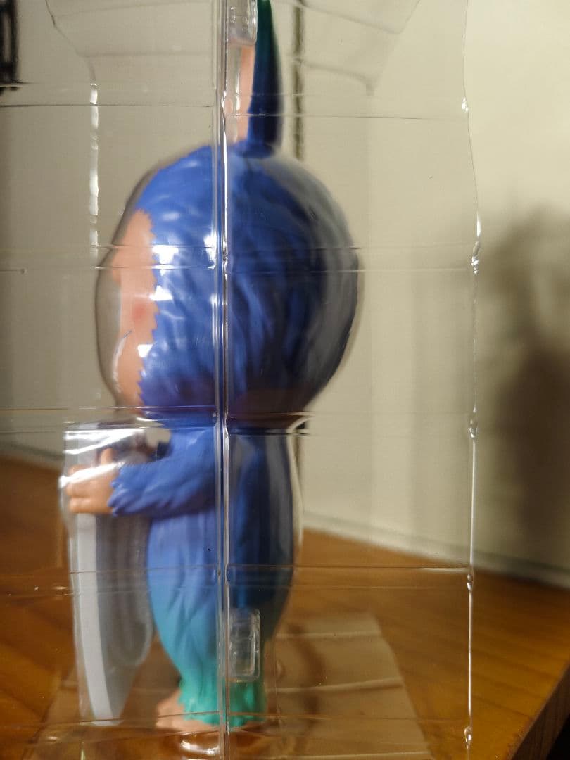 LABUBU x HKIA コラボ　限定フィギュア