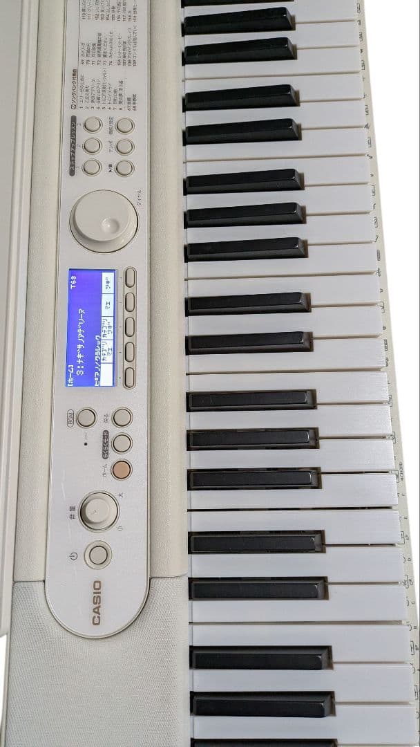 CASIO LK-526 光ナビゲーション付きキーボード 2022年製