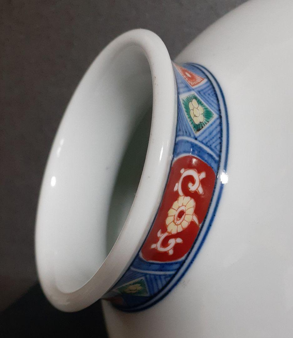 【真作保証❗️】【十二代酒井田柿右衛門】染錦　獅子に七宝文　H.22.4cm花瓶