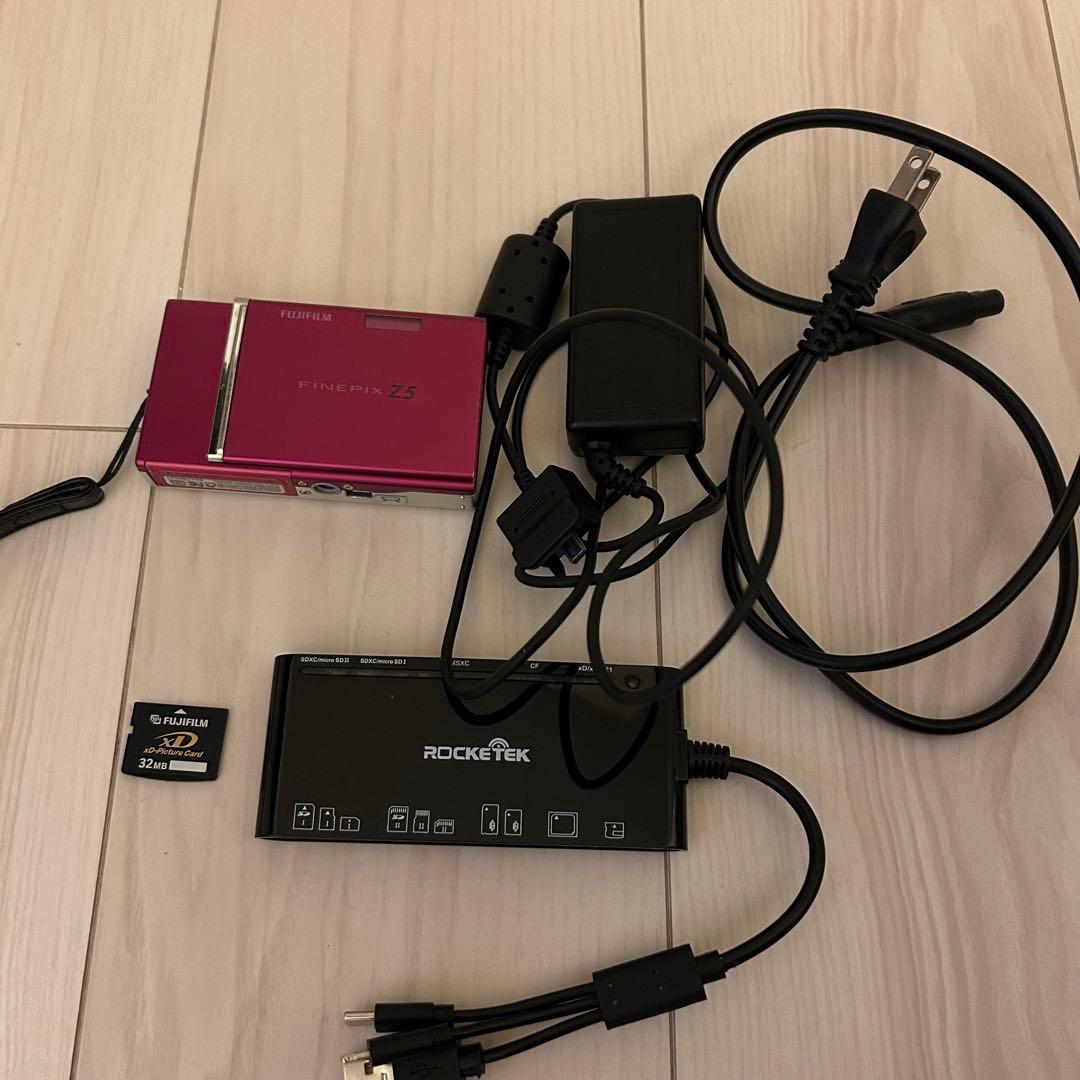 FUJIFILM FINEPIX Z5fd ラズベリーレッド コンパクトデジカメ