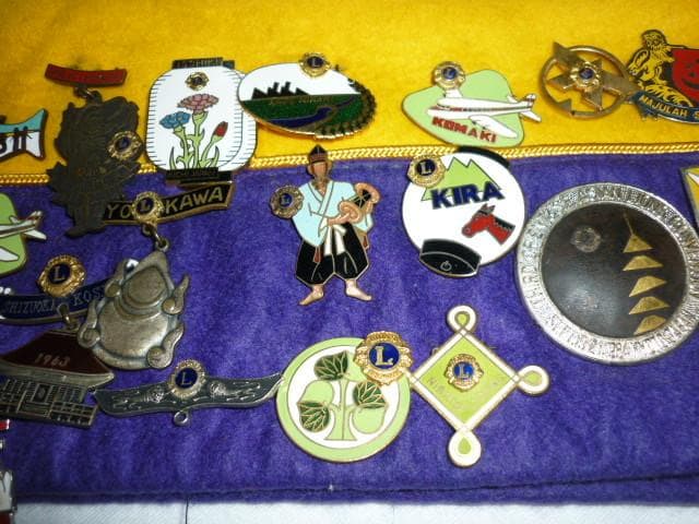 ◆ライオンズクラブ 帽子と七宝製ピンバッジ48個 1個は元会長10K 10金