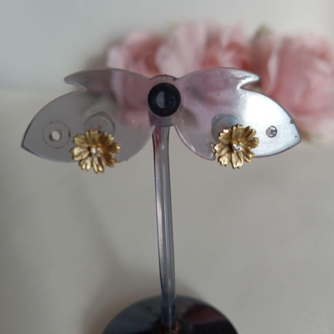 花モチーフ コスモスK18ピアス