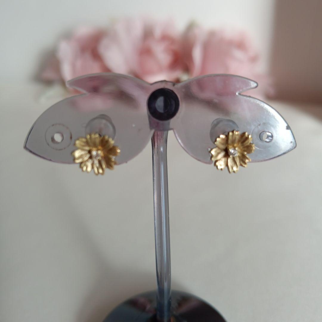 花モチーフ コスモスK18ピアス