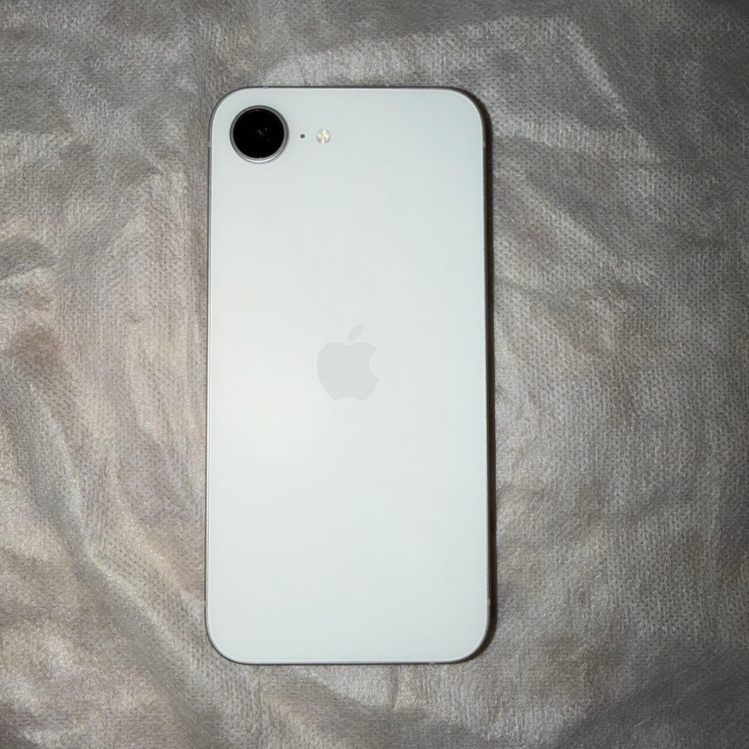 Apple iPhone 16e 256GB ホワイト バッテリー容量100%