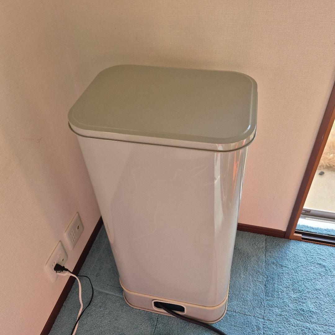 室内用角型灯油タンク ホームタンク９０型？