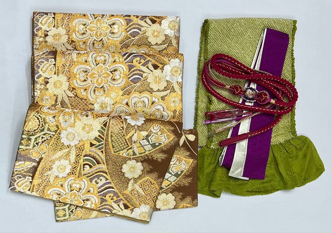 振り袖　フルセット　長襦袢付　金彩加工　刺繍入り　成人式　襟裏、右肩難あり631