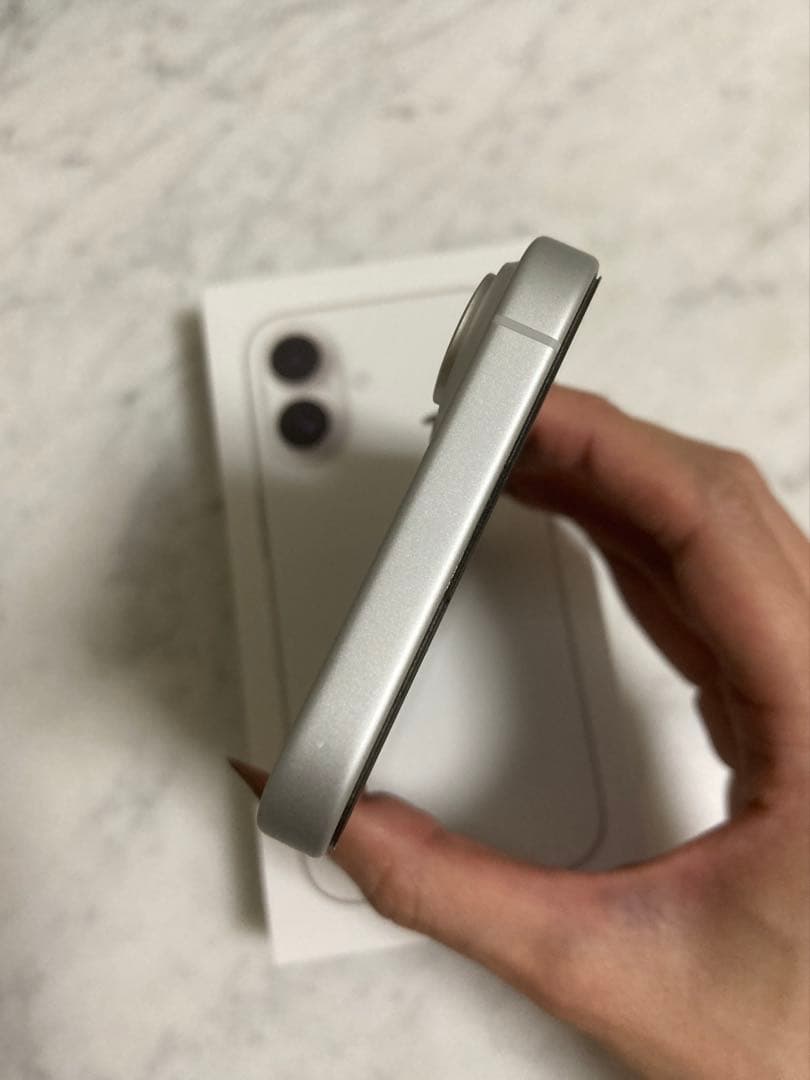 Apple iPhone 16 ホワイト 128GB