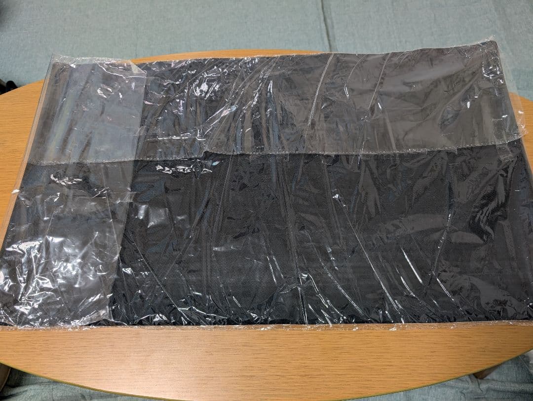 イヴリース　公式プレイマット