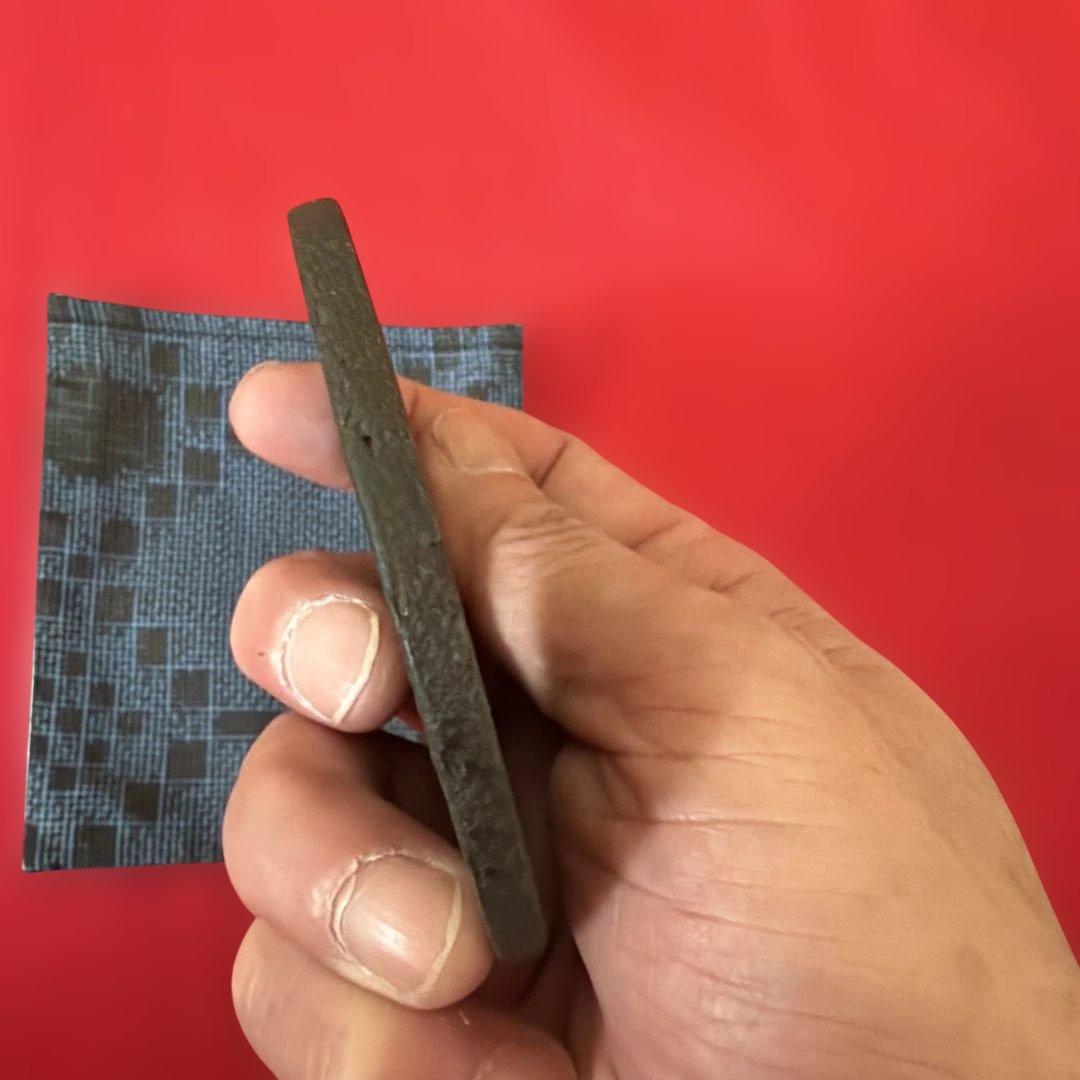 鍔　古鉄地　時代古美術　時代 古鍔 鉄地 丸形 武具 刀装具