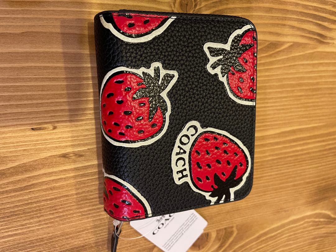 【新品】COACH★コーチ可愛いイチゴの二つ折り財布