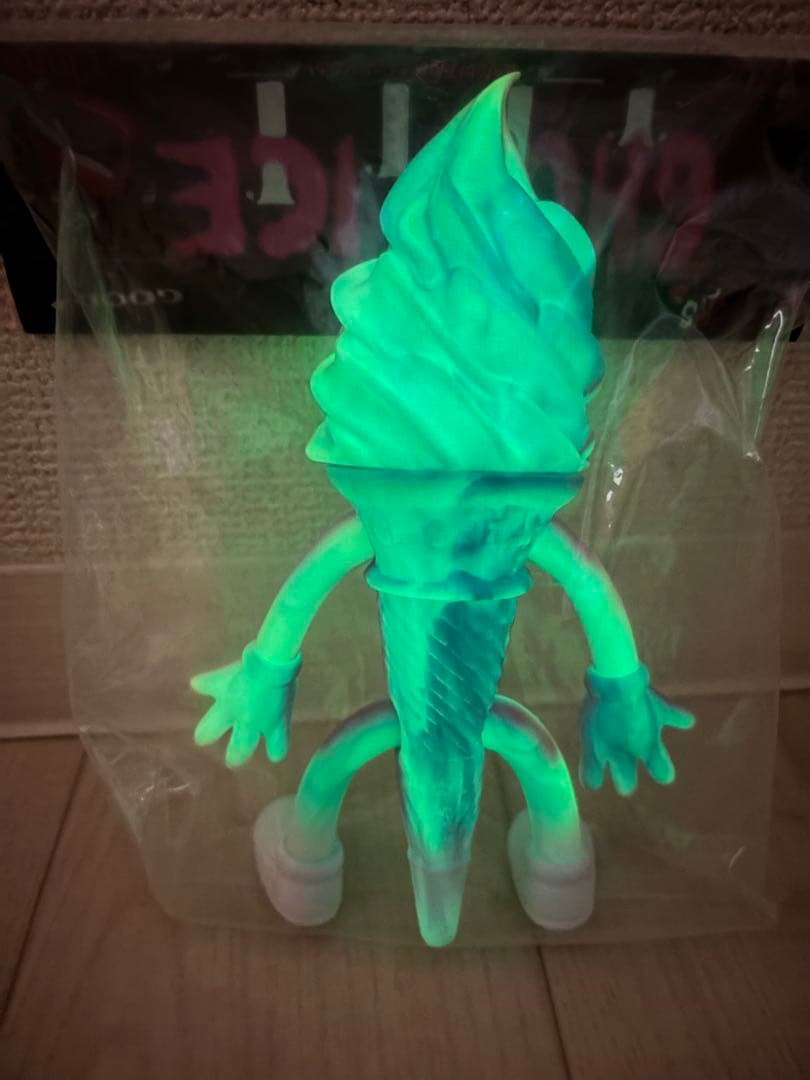 フレーバーズ 209 Ghost Soft ice Cream蓄光ver