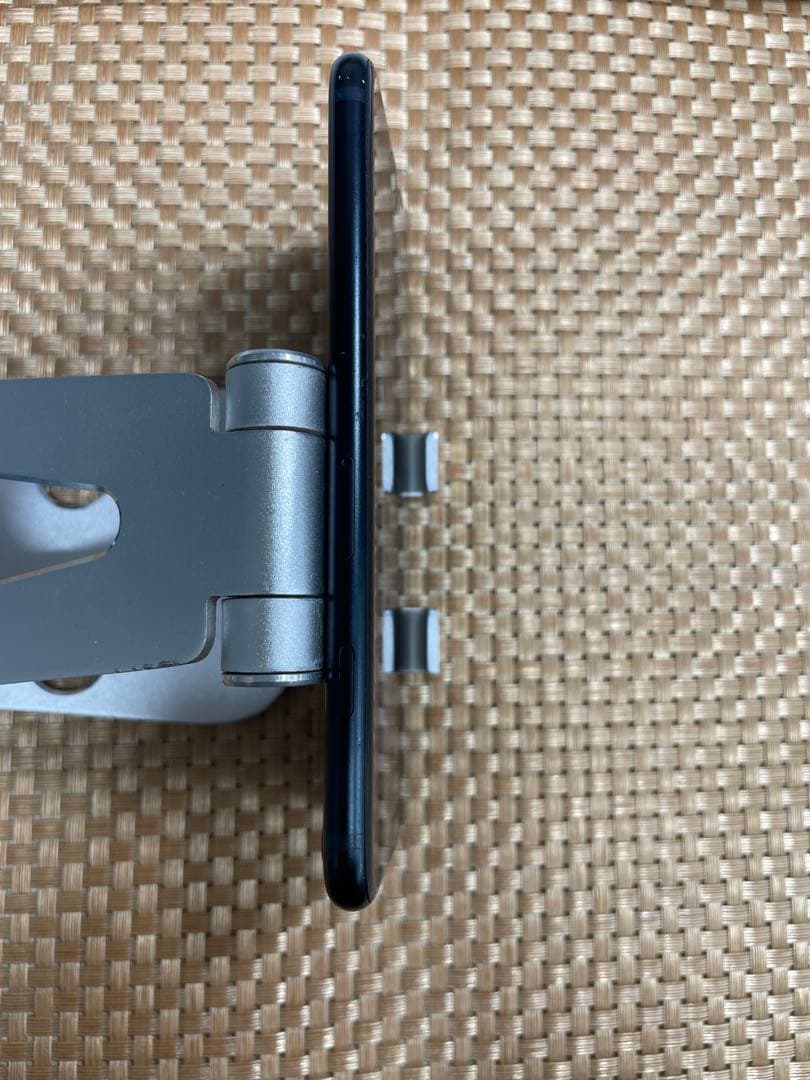 iPhone SE 第3世代 128 GB ミッドナイトSIMフリー【8357】