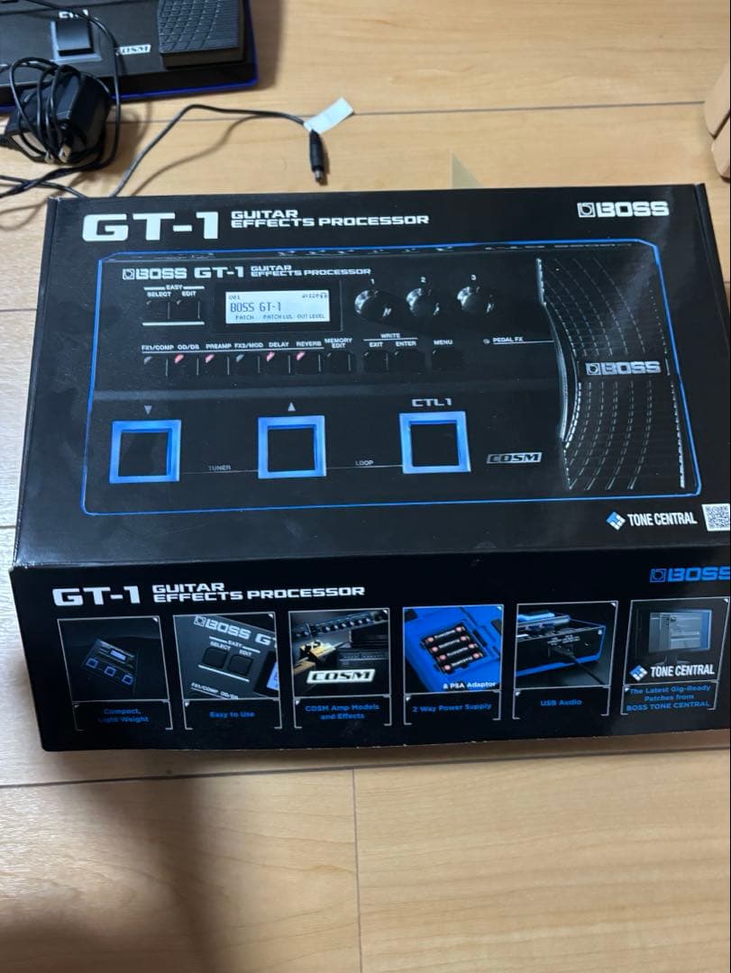 BOSS GT-1 ギターエフェクター、アダプタ付き