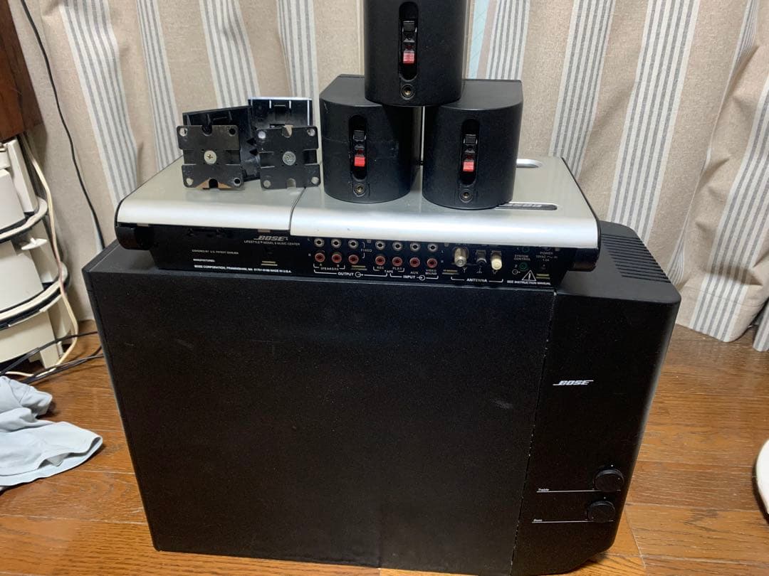 スピーカー・ウーファー bose Acoustimass