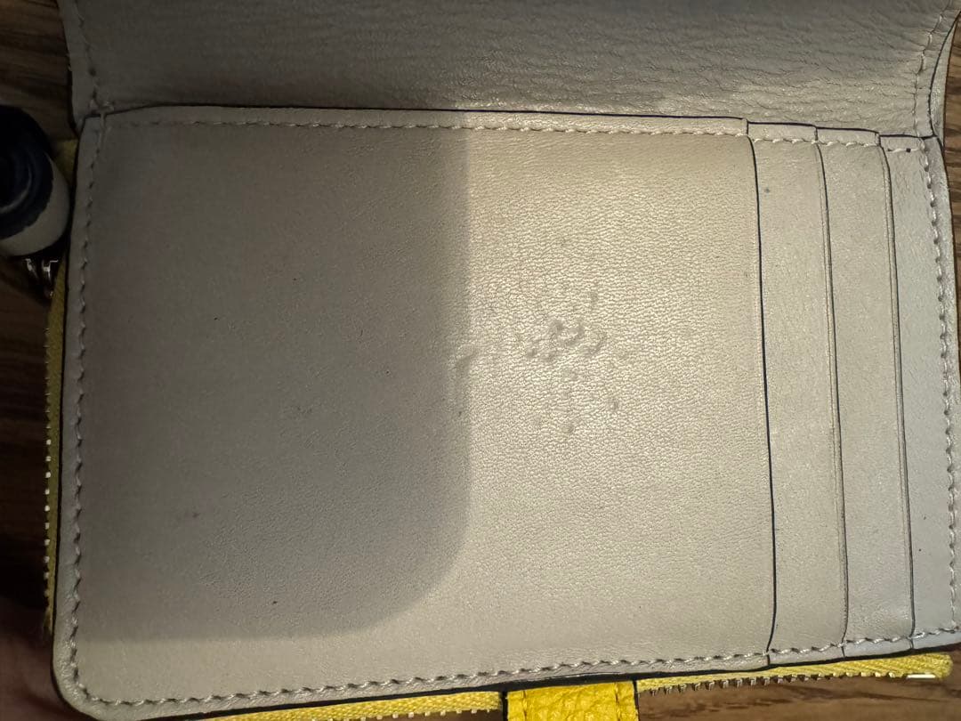 LOEWE イエロー 二つ折り財布