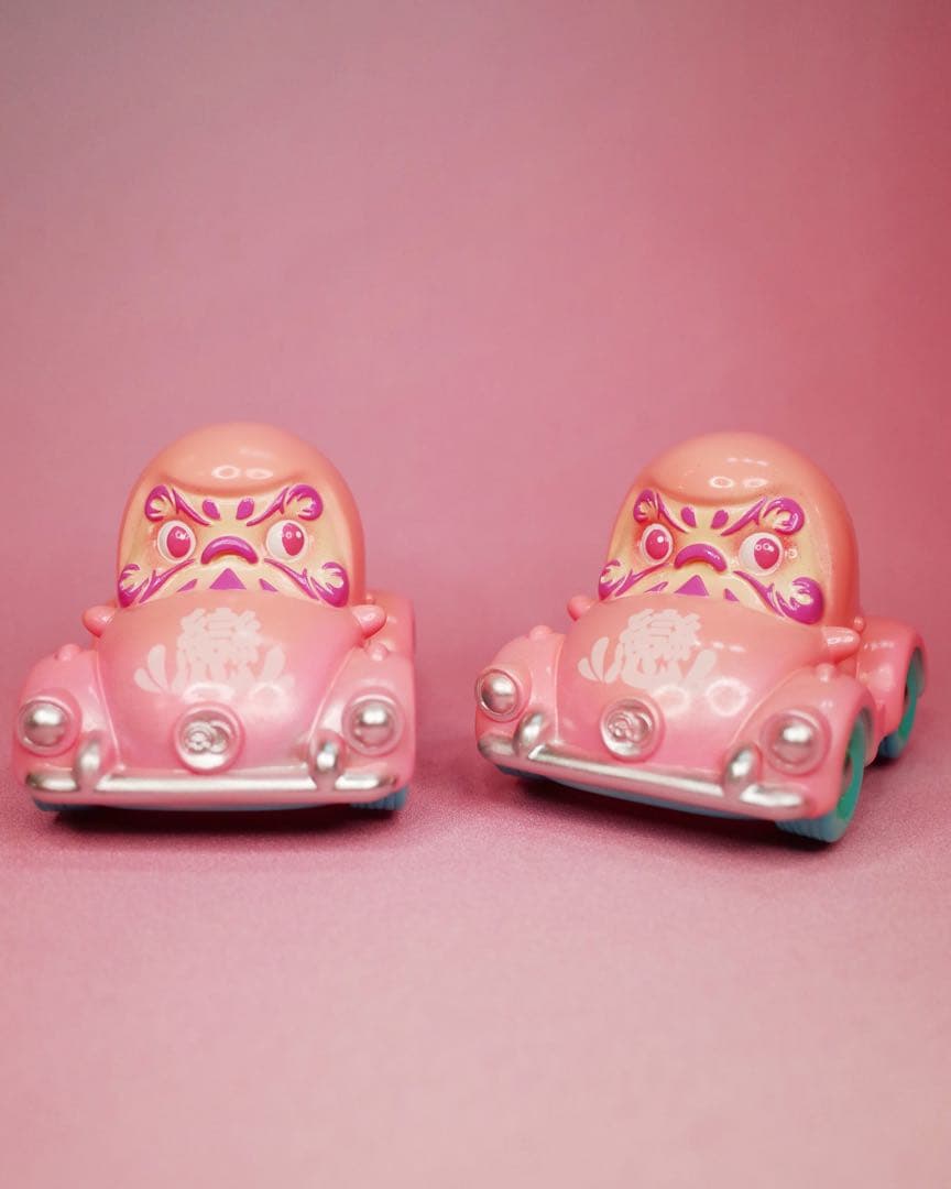 リターンカー・達磨　ダルマ　プルバック　恋　開運　ソフビ　フィギュア　おもちゃ