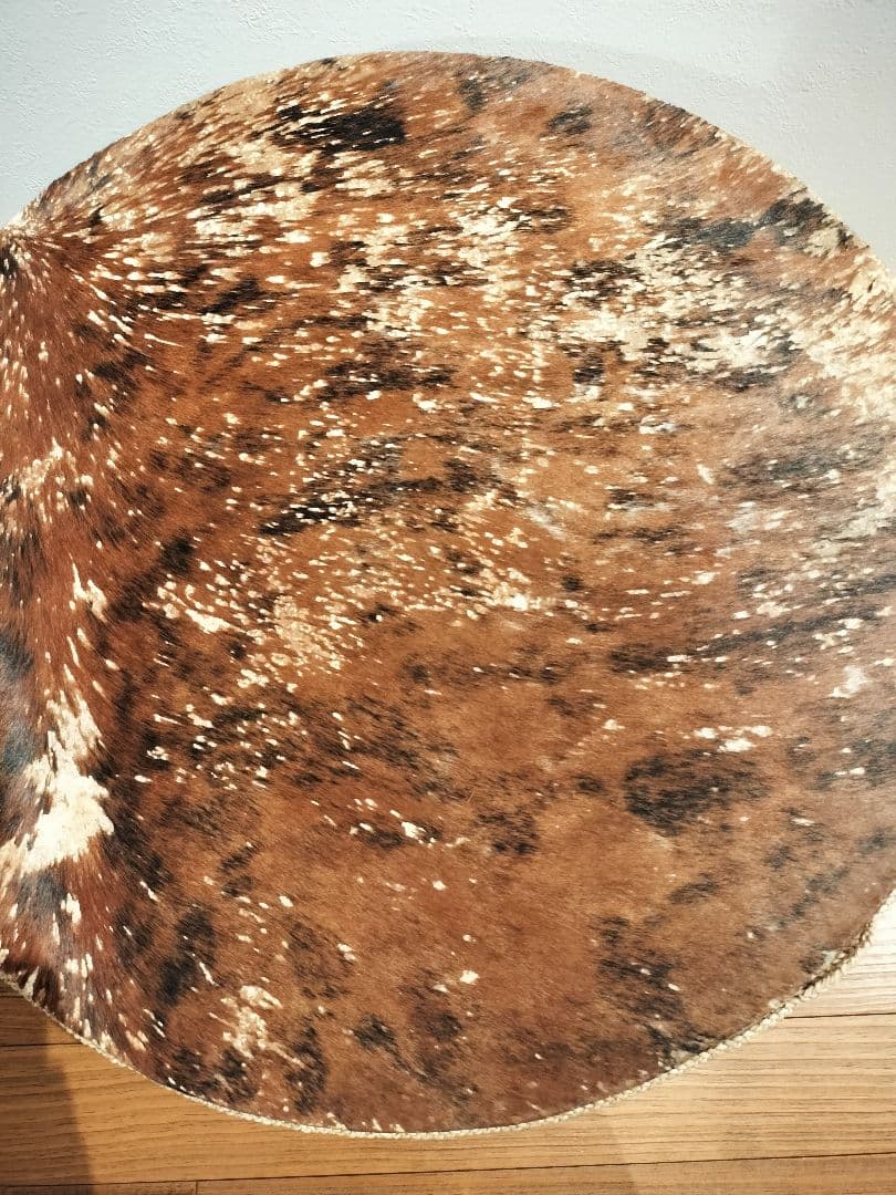 民族楽器　テーブル　スツール　3本脚 毛皮