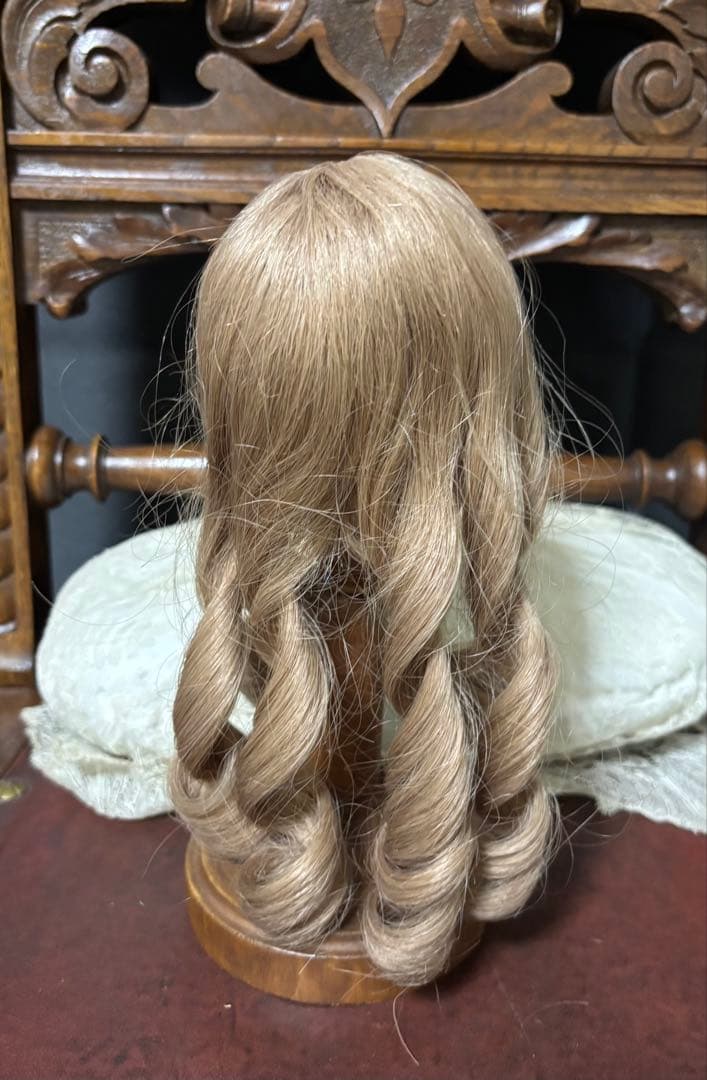 ☆セール中　ビスクドール 用ウイッグ　人毛　フランス製　小さいドール用