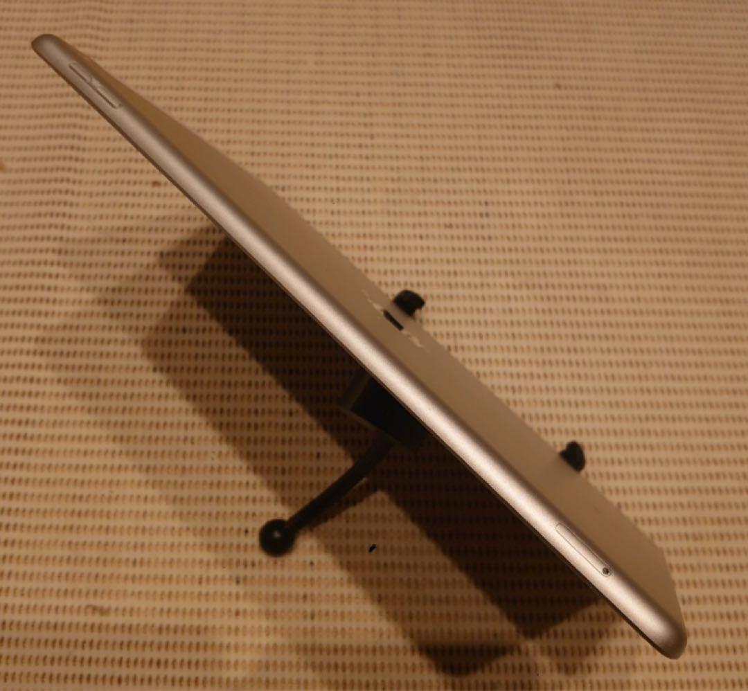 8Q1KN完動品SIMフリーiPad第8世代(A2429)本体32GB送料込