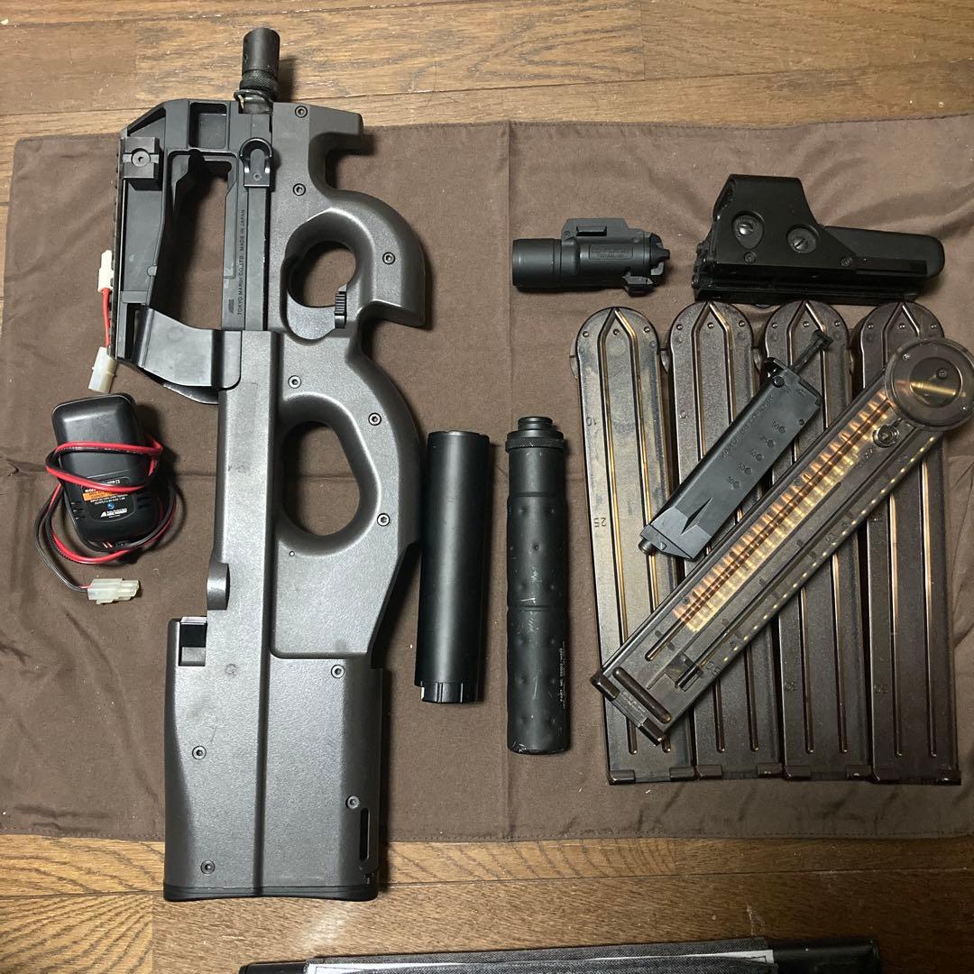 東京マルイ　P90 マガジン・アタ付き　傷あり