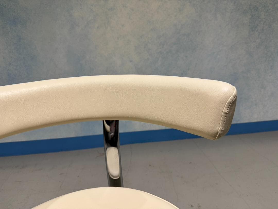 【美品】ラウンドアームチェア　ＤＤ－Ｃ３８０