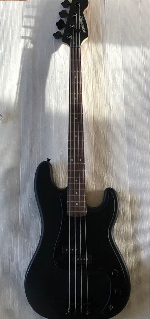 selder custom ブラック　エレキベース