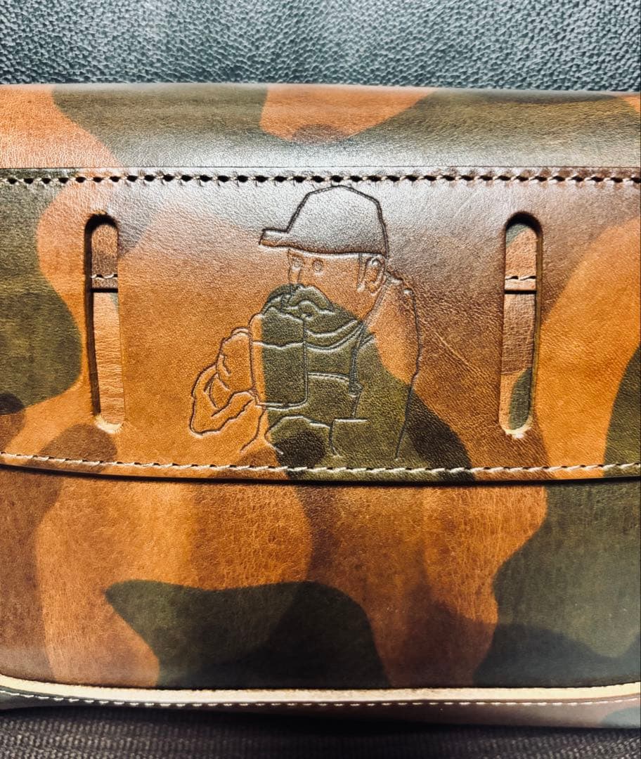 断*中様 ビアベリー ダブルフラップ M 迷彩チョコ ショルダーバッグ 本革 レ