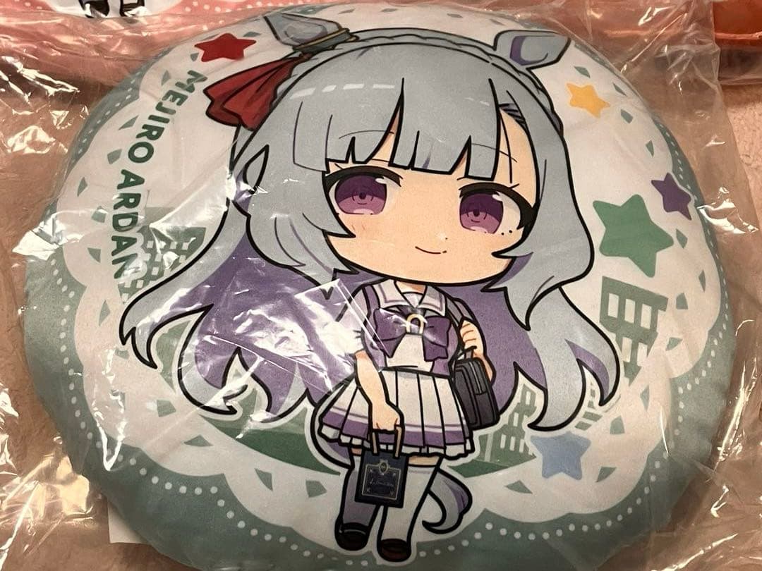 ウマ娘　ラウンドクッション　オグリ他　５種セット　TOPPA!!! BASE