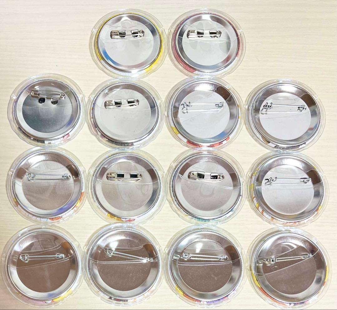 【希少品】　忍野忍　八変化　缶バッジ