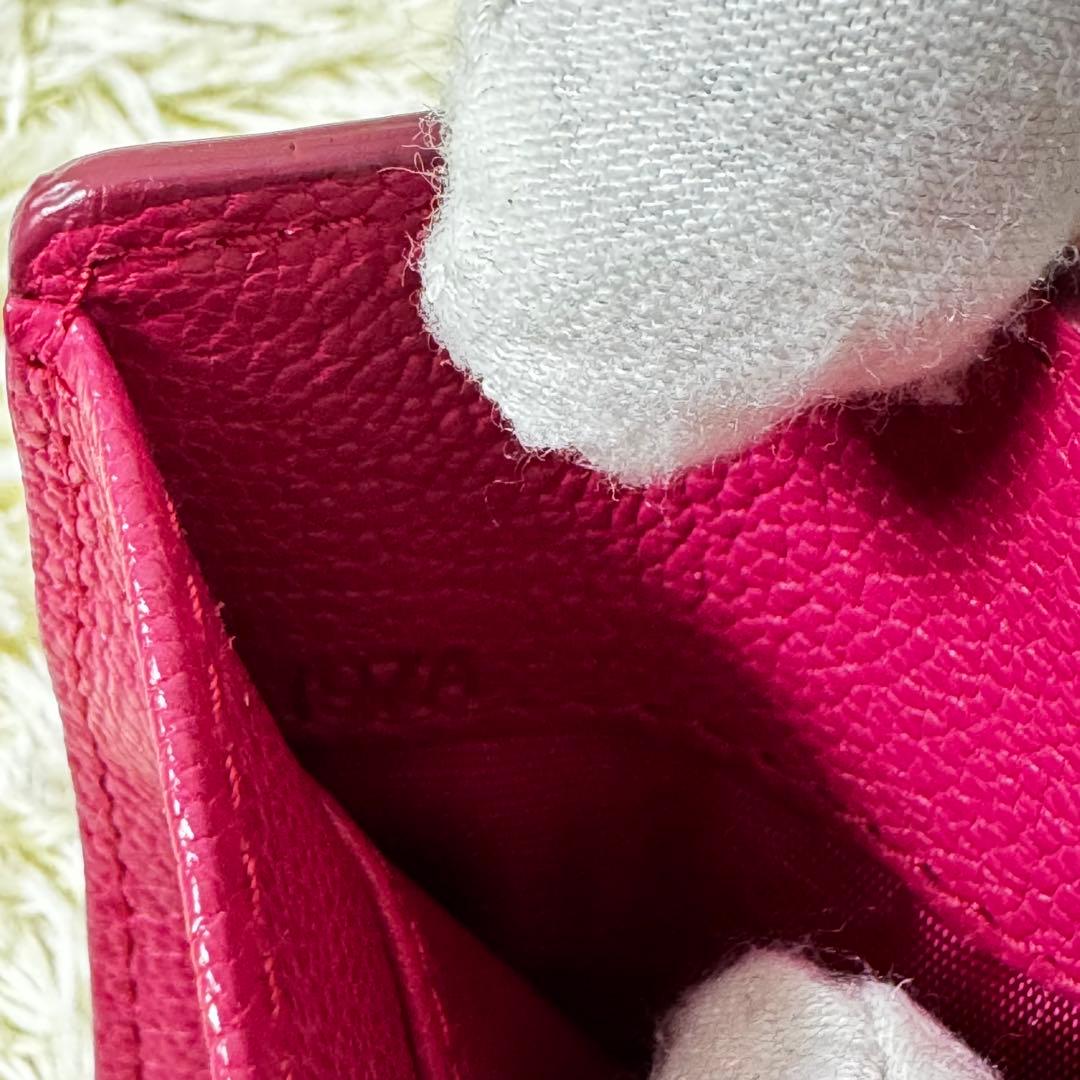 大人気✨ミュウミュウ　三つ折り財布　マドラスレザー　ゴールド金具　シボ　ピンク