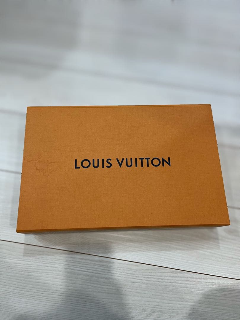 ルイヴィトン マフラー 未使用 箱付き 正規品