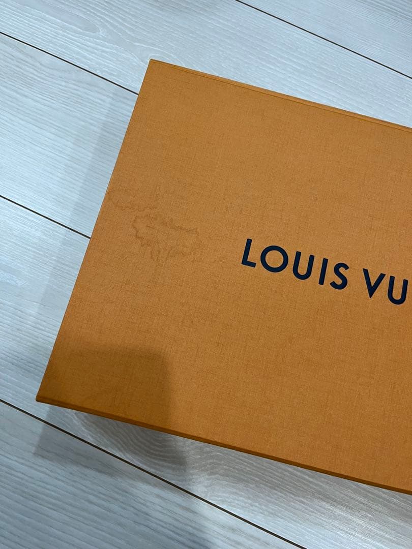 ルイヴィトン マフラー 未使用 箱付き 正規品