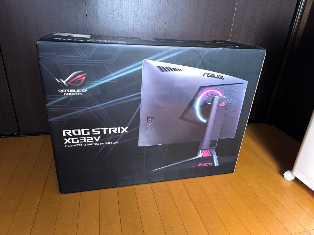 ASUS ゲーミングモニター　ROG STRIX　XG32VQR　31.5インチ