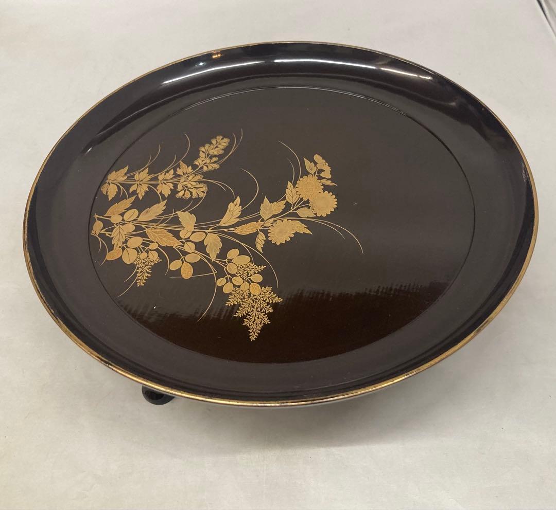 B541b 黒漆塗「三足秋草図菓子盆」桐箱付　作者不詳　時代不祥　時代物