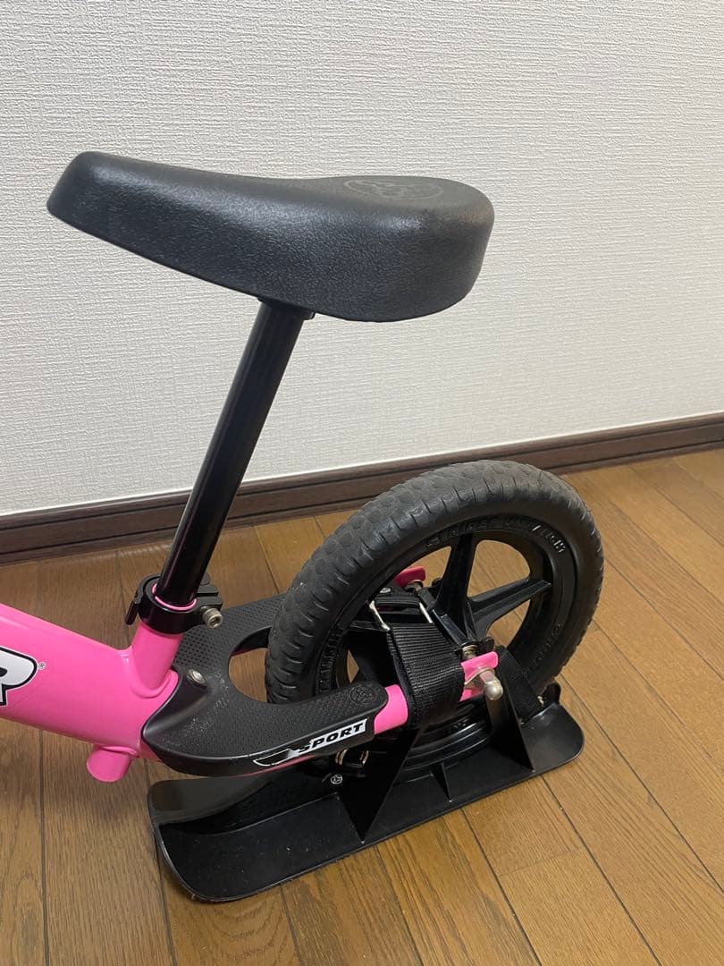 STRIDER SPORT ストライダー　ピンク 12インチ アタッチメント付き