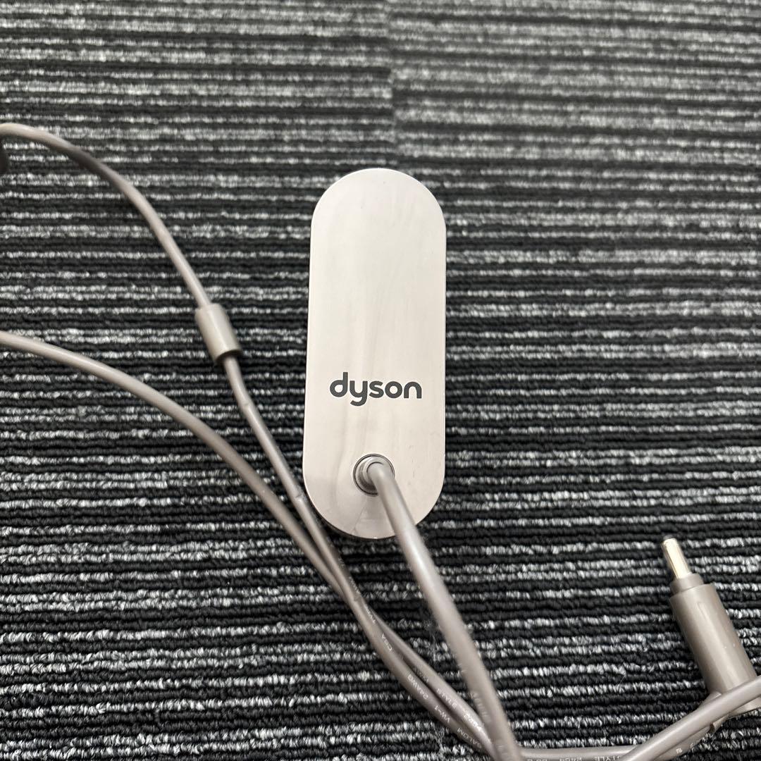 dyson V6 スティッククリーナー　ソフトブラシ　フトンツール　ダイソン