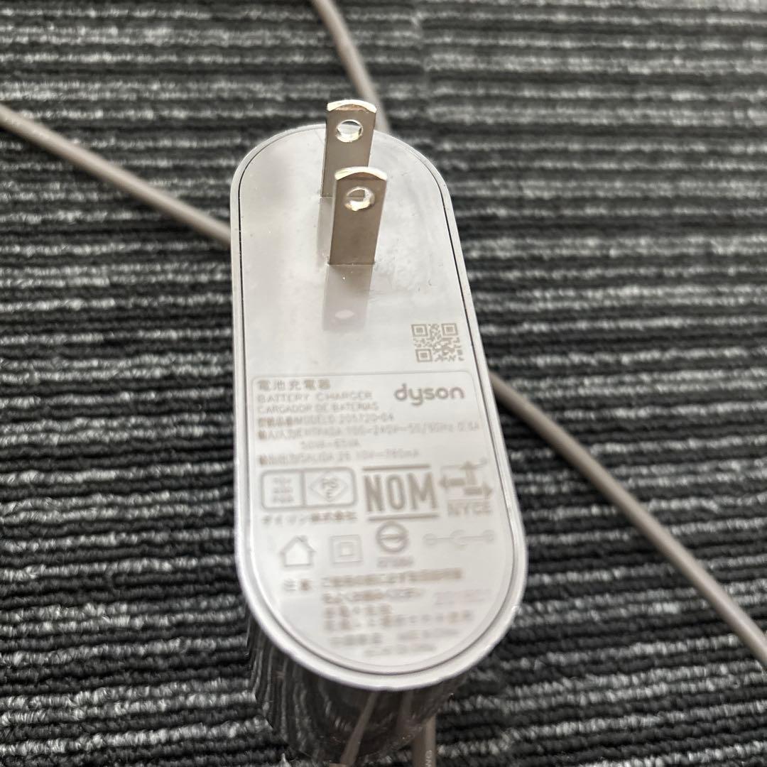 dyson V6 スティッククリーナー　ソフトブラシ　フトンツール　ダイソン