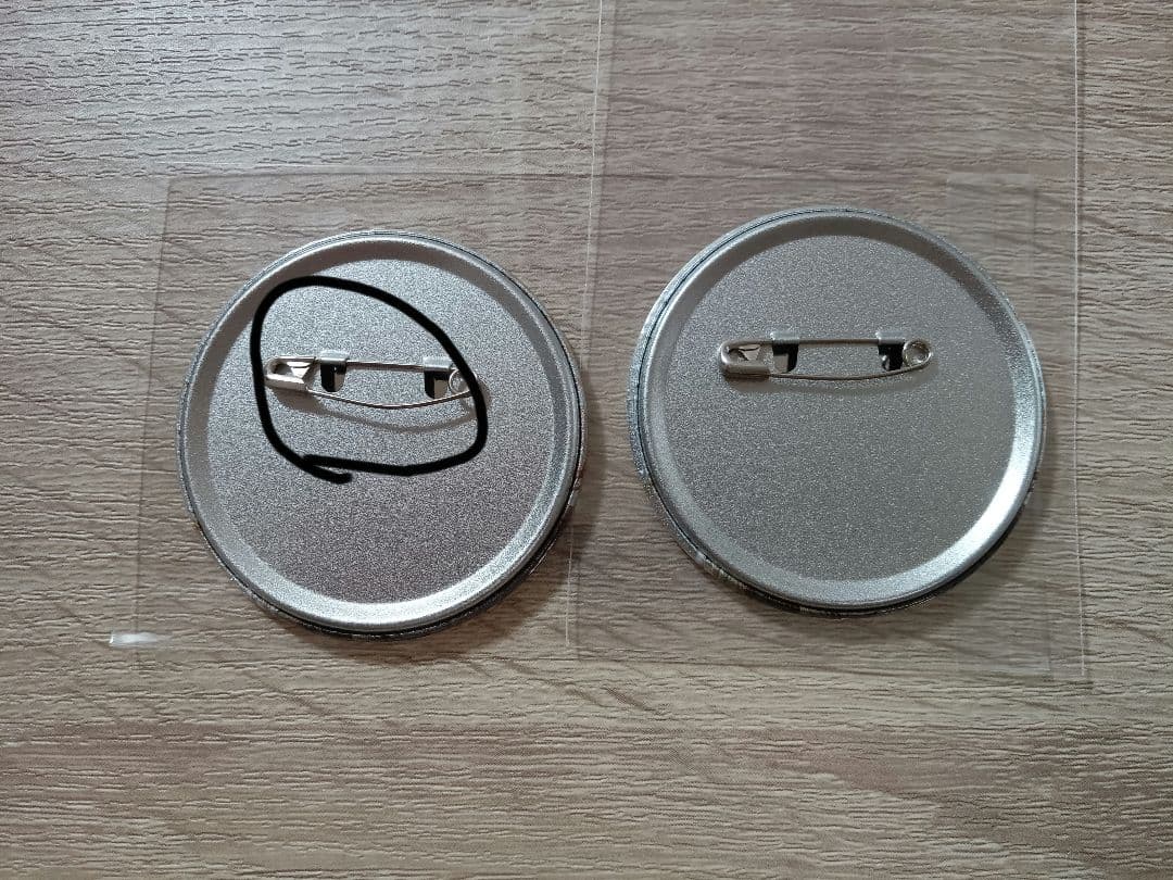 プロセカ 草薙寧々 グリッター缶バッジ 24a