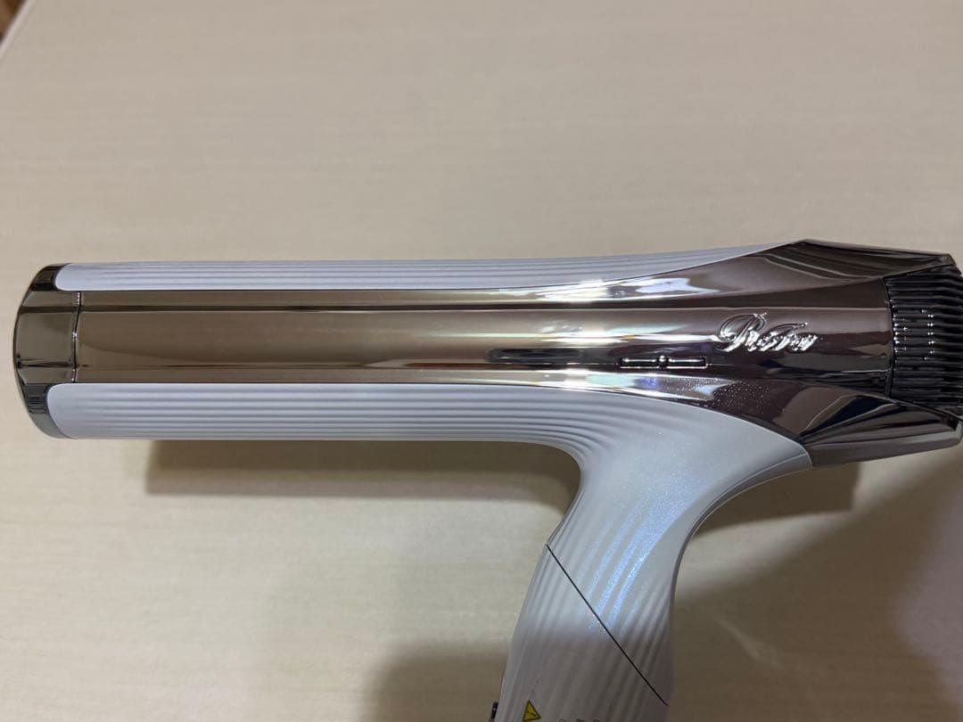 リファ　ヘアドライヤー　スマート　w　ホワイト