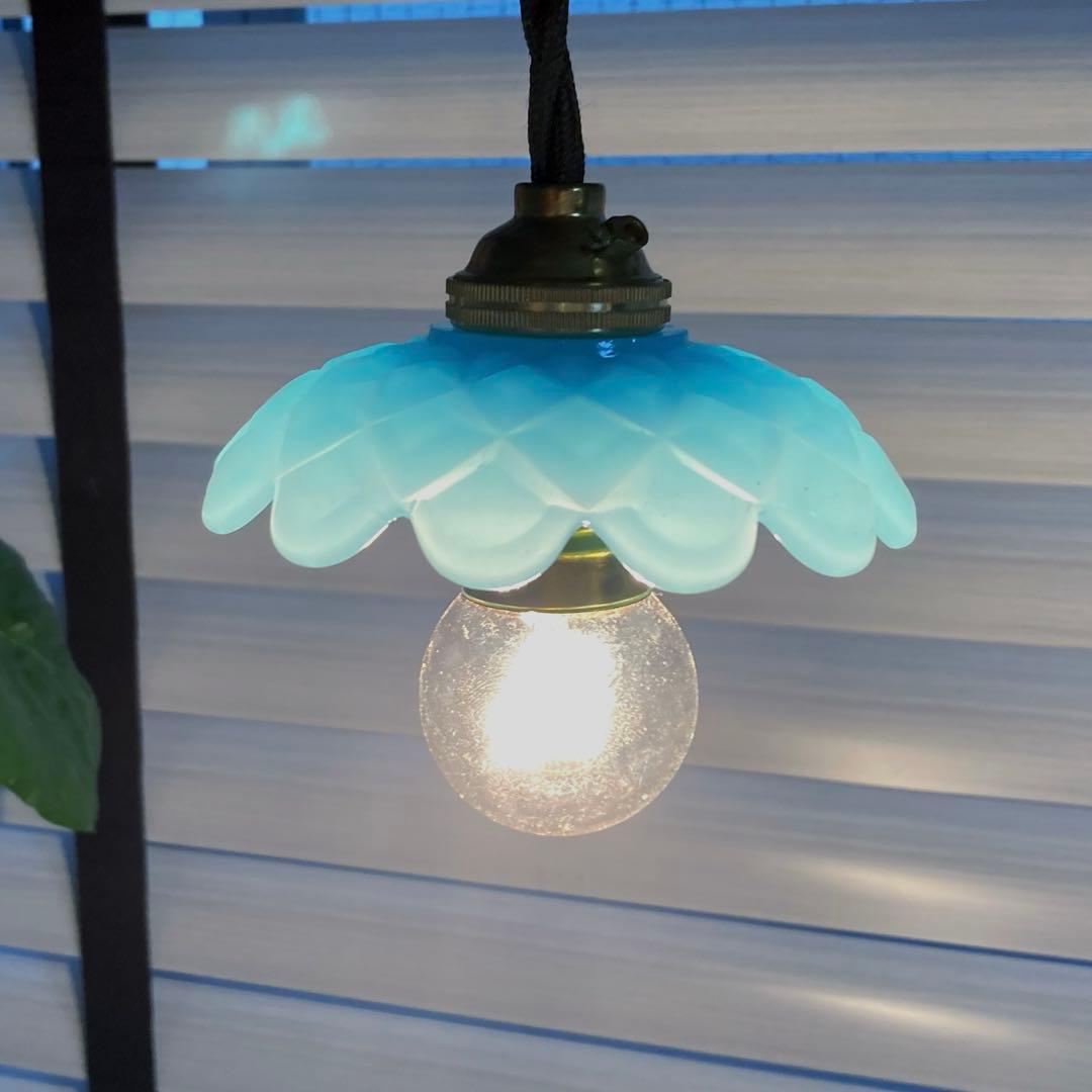 オールドバカラ　ミニシャンデリア　（刻印入）　ブルーオパールセント　フランス