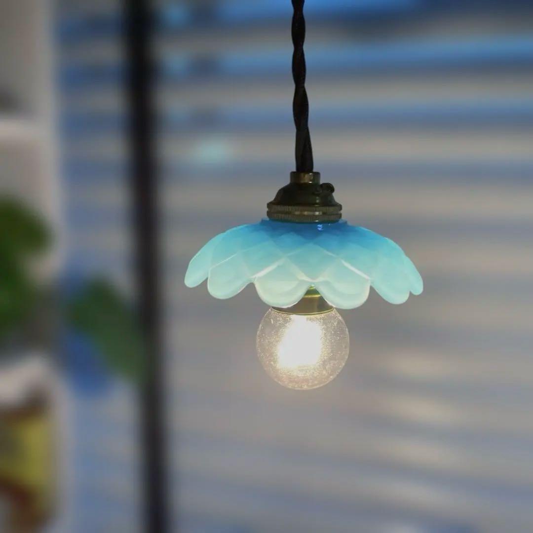 オールドバカラ　ミニシャンデリア　（刻印入）　ブルーオパールセント　フランス