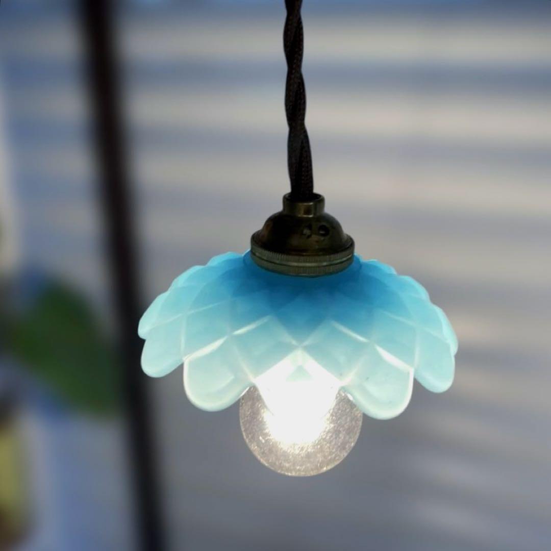 オールドバカラ　ミニシャンデリア　（刻印入）　ブルーオパールセント　フランス