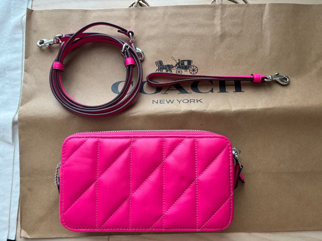 coach キラ クロスボディ　ドラゴンフルーツ