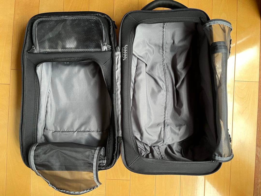 メルリュウ　バートン　ウィーリー フライト デック 38L トラベルバッグ