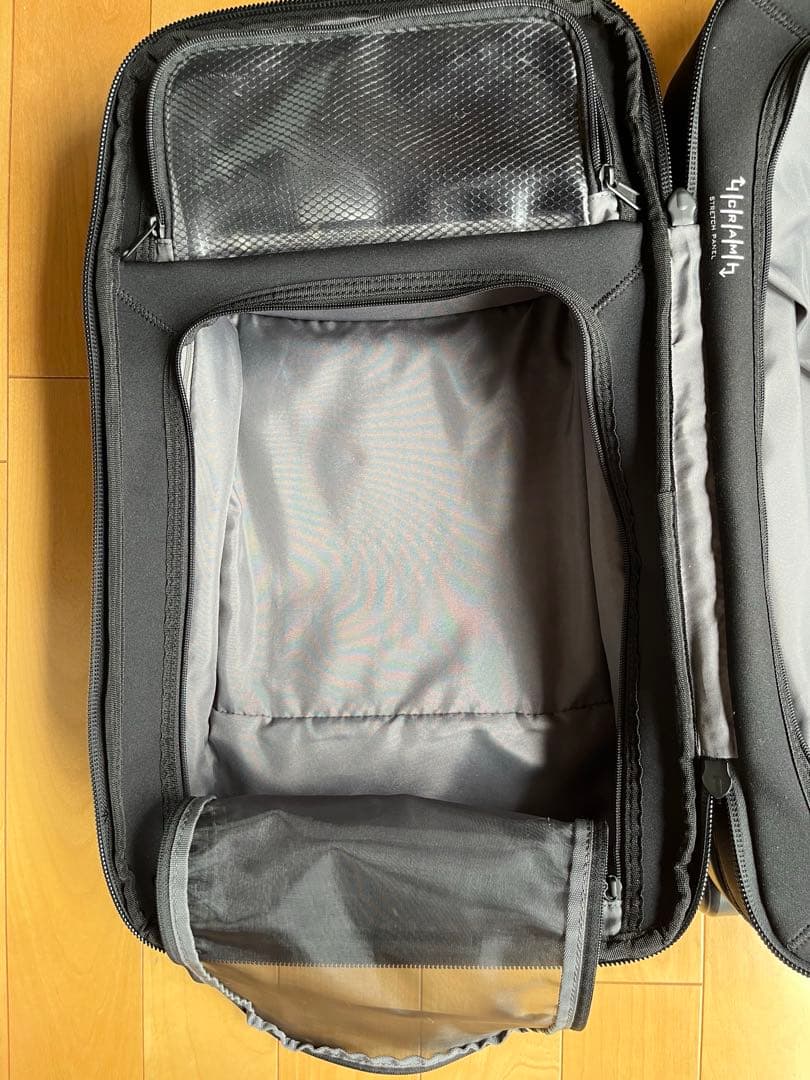 メルリュウ　バートン　ウィーリー フライト デック 38L トラベルバッグ