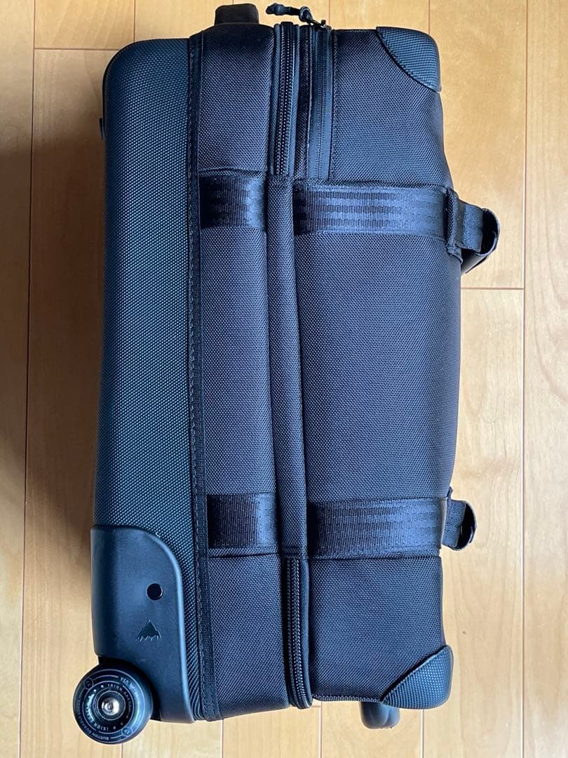 メルリュウ　バートン　ウィーリー フライト デック 38L トラベルバッグ