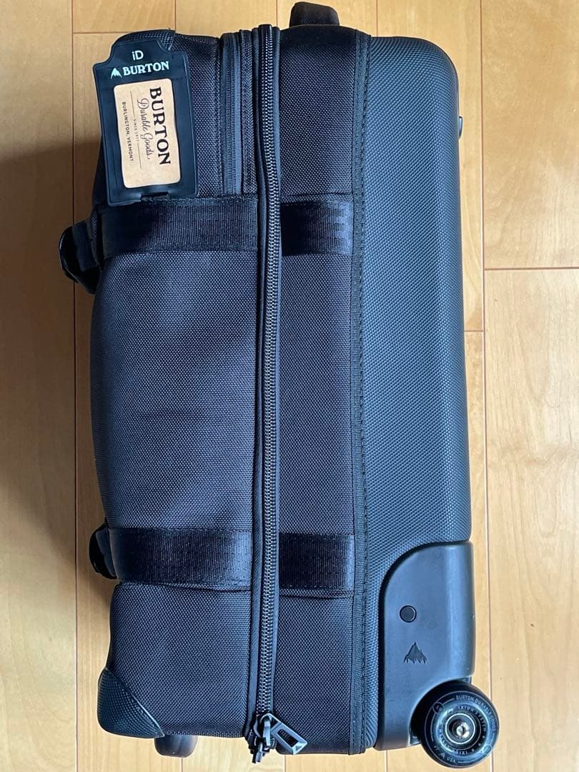 メルリュウ　バートン　ウィーリー フライト デック 38L トラベルバッグ