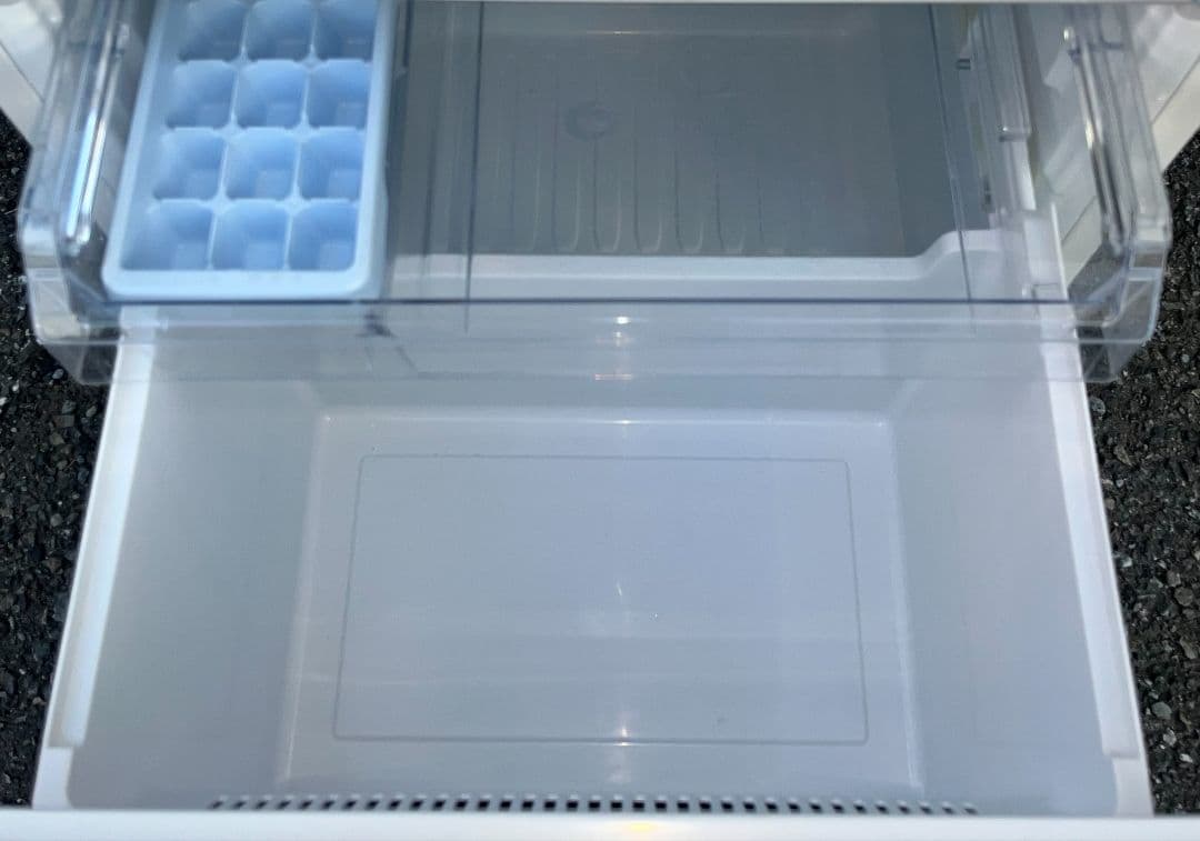 無印良品冷凍冷蔵庫　157L省エネ設計　LED照明自動霜取り機能付き18年製