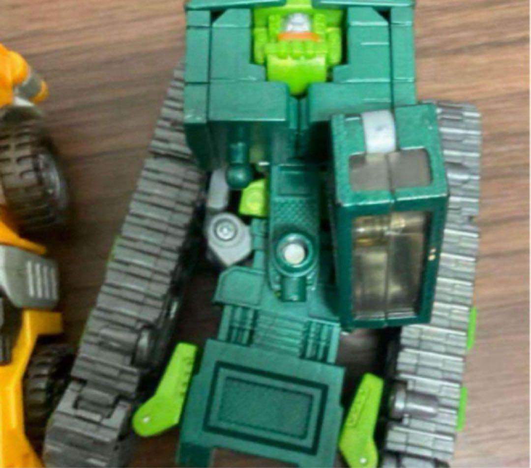 トランスフォーマー　ビルドキング　カーロボット①